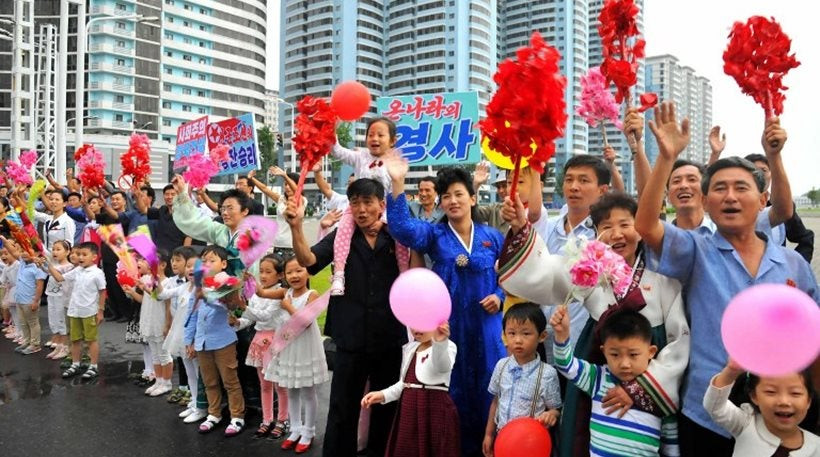 Με παρέλαση… πυρηνικών επιστημόνων γιόρτασε ο Κιμ Γιονγκ Ουν τις πρόσφατες επιτυχίες του- Ορκίστηκαν να «βάλουν τέλος στις ΗΠΑ» (βίντεο)